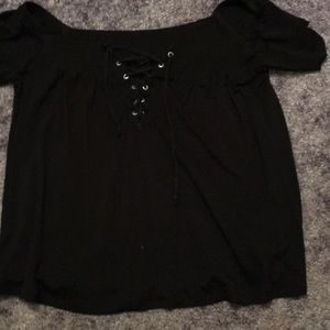 Off the shoulder casual tee